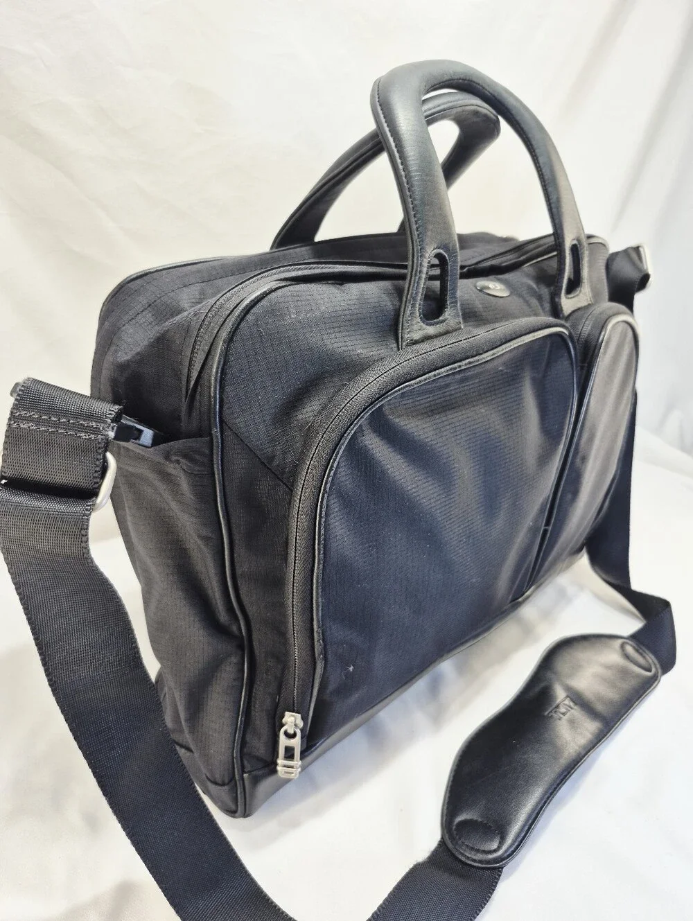 Tumi Expandable Laptop Briefcase Ballistic Nylon Multi Pocket Black Strap 25720